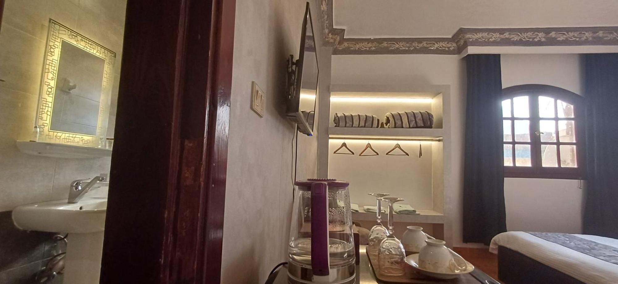 Pyramids Kingdom Hotel Kafret el-Gabal Екстериор снимка